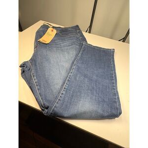 Levi’s 311 Shaping Skinny Jeans Light wash Flattering fit Brand new with tags, P